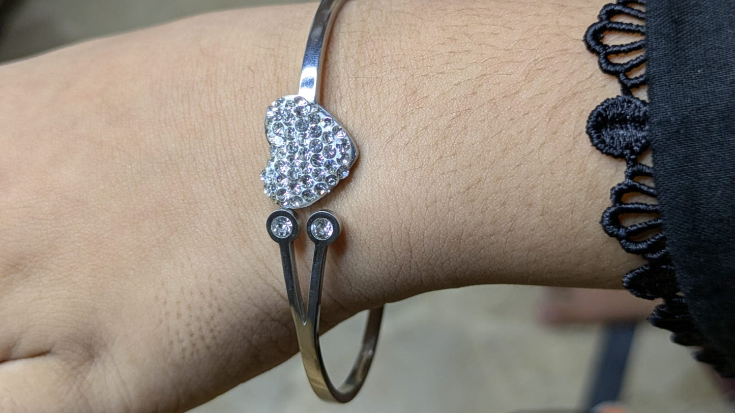 Elegant Heart-Shaped Silver Bracelet with Sparkling Gemstones
