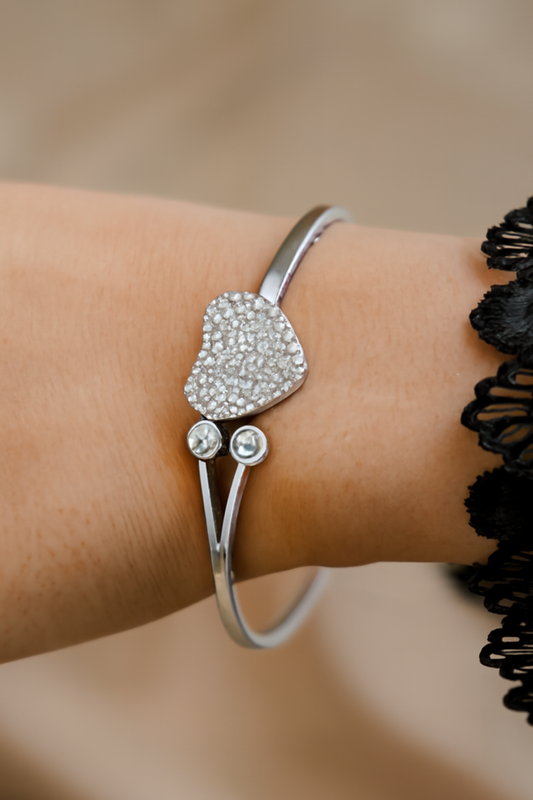 Elegant Heart-Shaped Silver Bracelet with Sparkling Gemstones